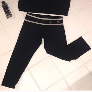 Sexy Gym Capri leggings gold band at top